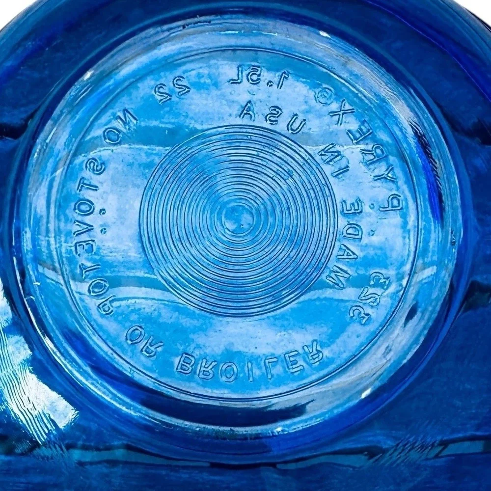 Pyrex Cobalt Blue Glass Nesting Mixing Bowls Set of 3 322 323 325 Made in USA